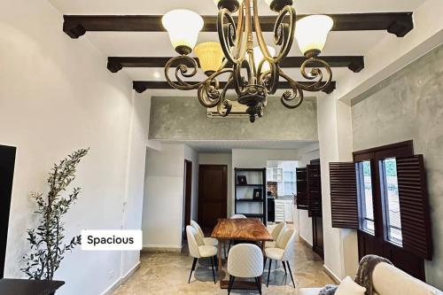 Colonial & Spacious Apto best Location In Oldtown — 4-Star Luxury Hotel in Panama, Panama