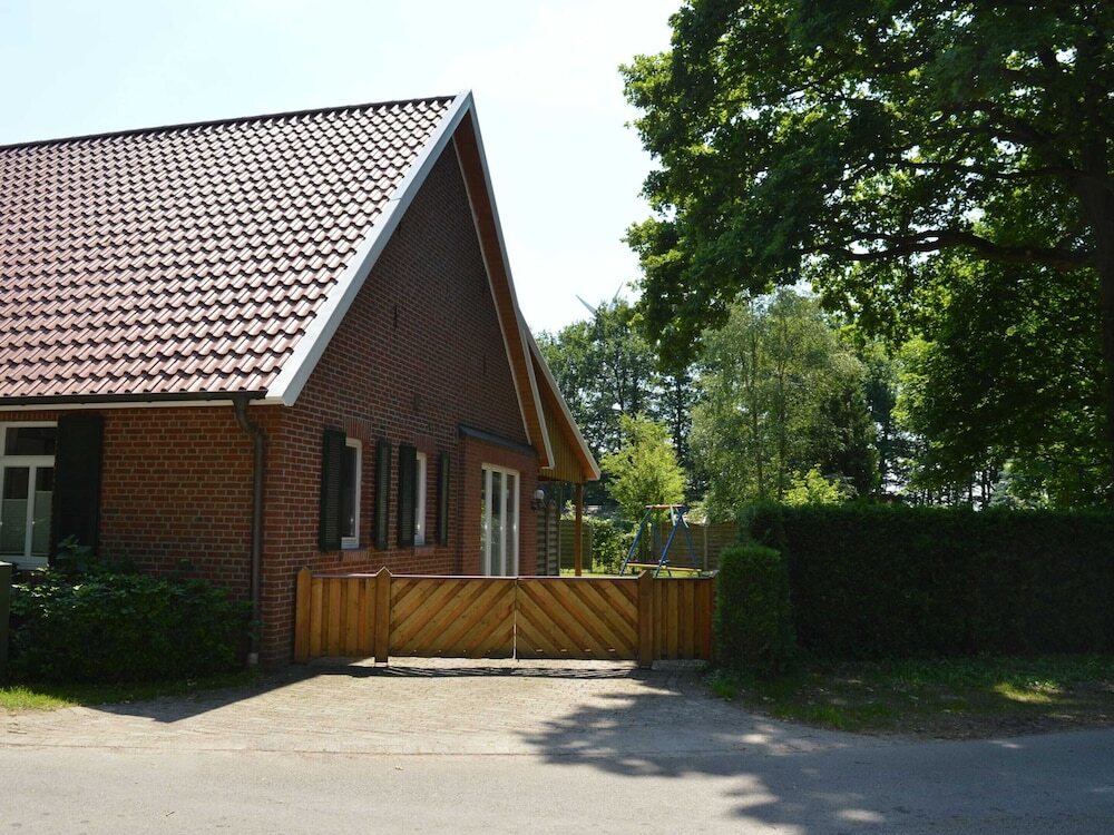 Ferienhaus in Lindern mit Garten & Terrasse — 4-Star Luxury Hotel in Werlte, Germany