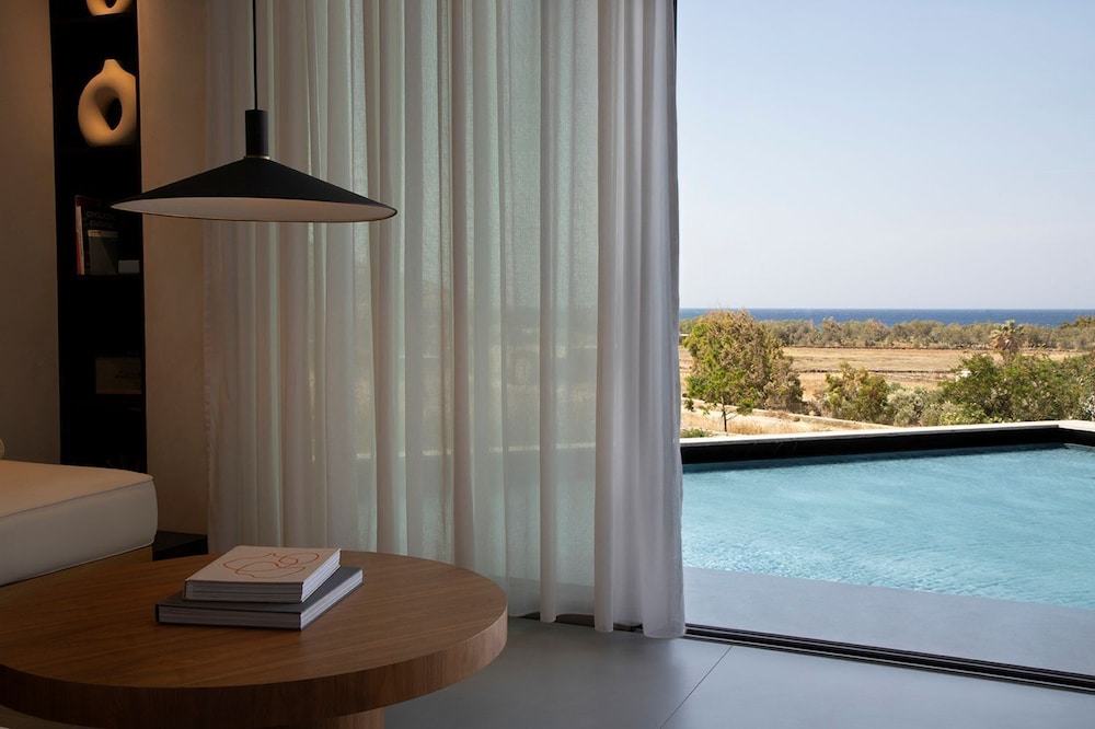 Pnoes Tinos — Tinos