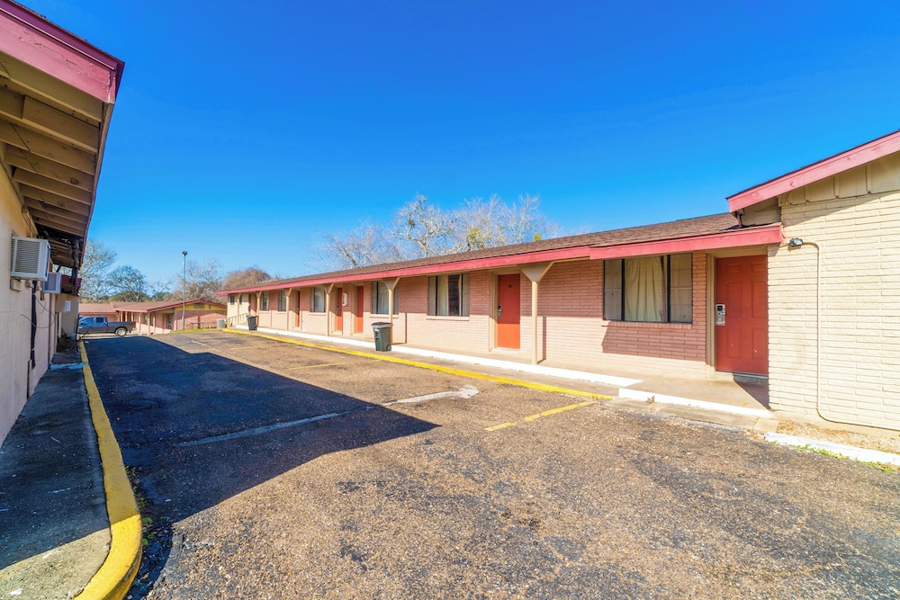 Oyo Hotel Beeville Us 181 - photo 97