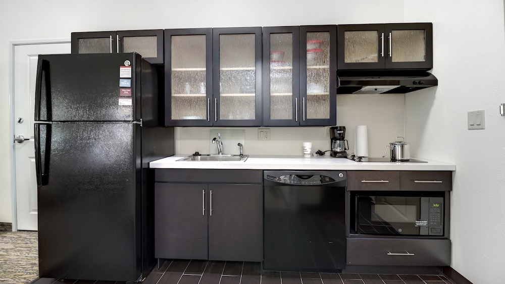 Candlewood Suites Waco by IHG - photo 21