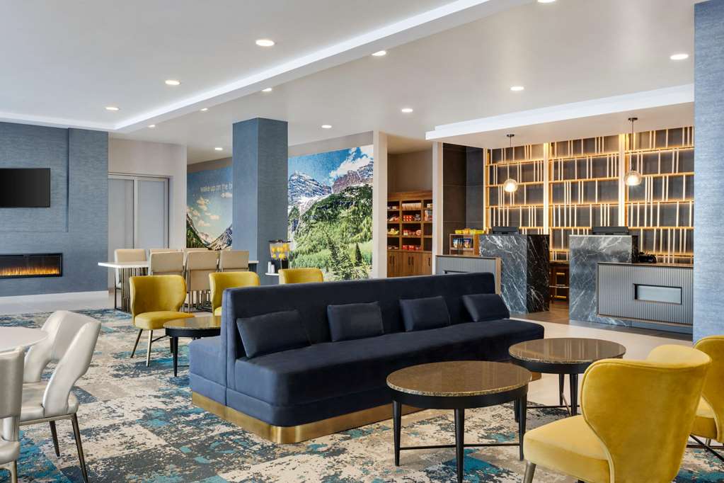 La Quinta Inn & Suites by Wyndham Denver Parker - photo 13