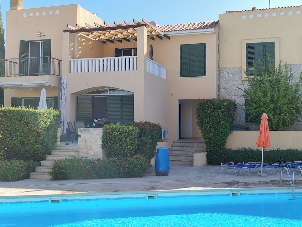 Cyprus 2 Beds Ensuite Pool Patios Wifi Parking