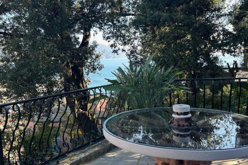 Casa Chiara with Terrace and Sea View — 4-Star Luxury Hotel in Monterosso Al Mare, Italy