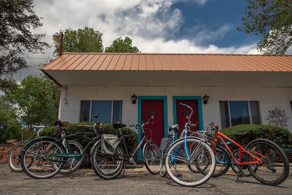 Circle R Motel - photo 53