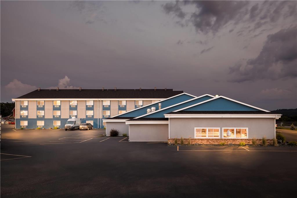 Super 8 by Wyndham Osseo WI - photo 3