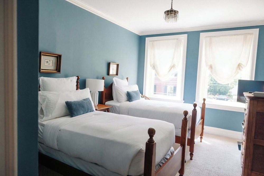 Kenmore Inn - photo 27