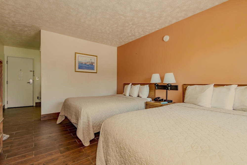 Americas Best Value Inn Austinburg - photo 30