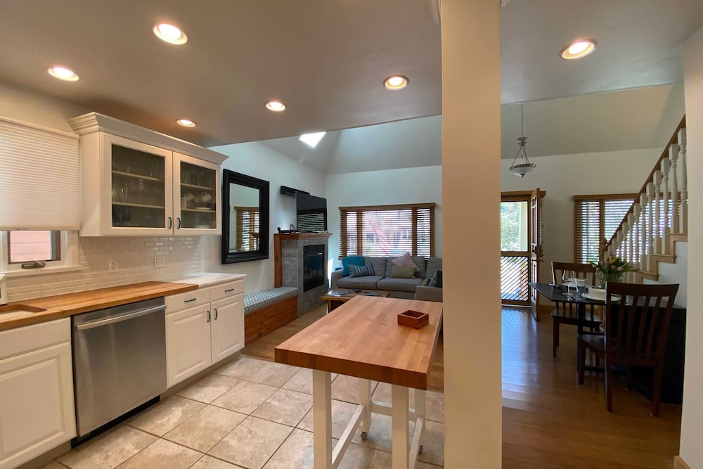 Woodside Getaway by Avantstay Character Home Close To Park City Resort w Hot Tub - photo 9