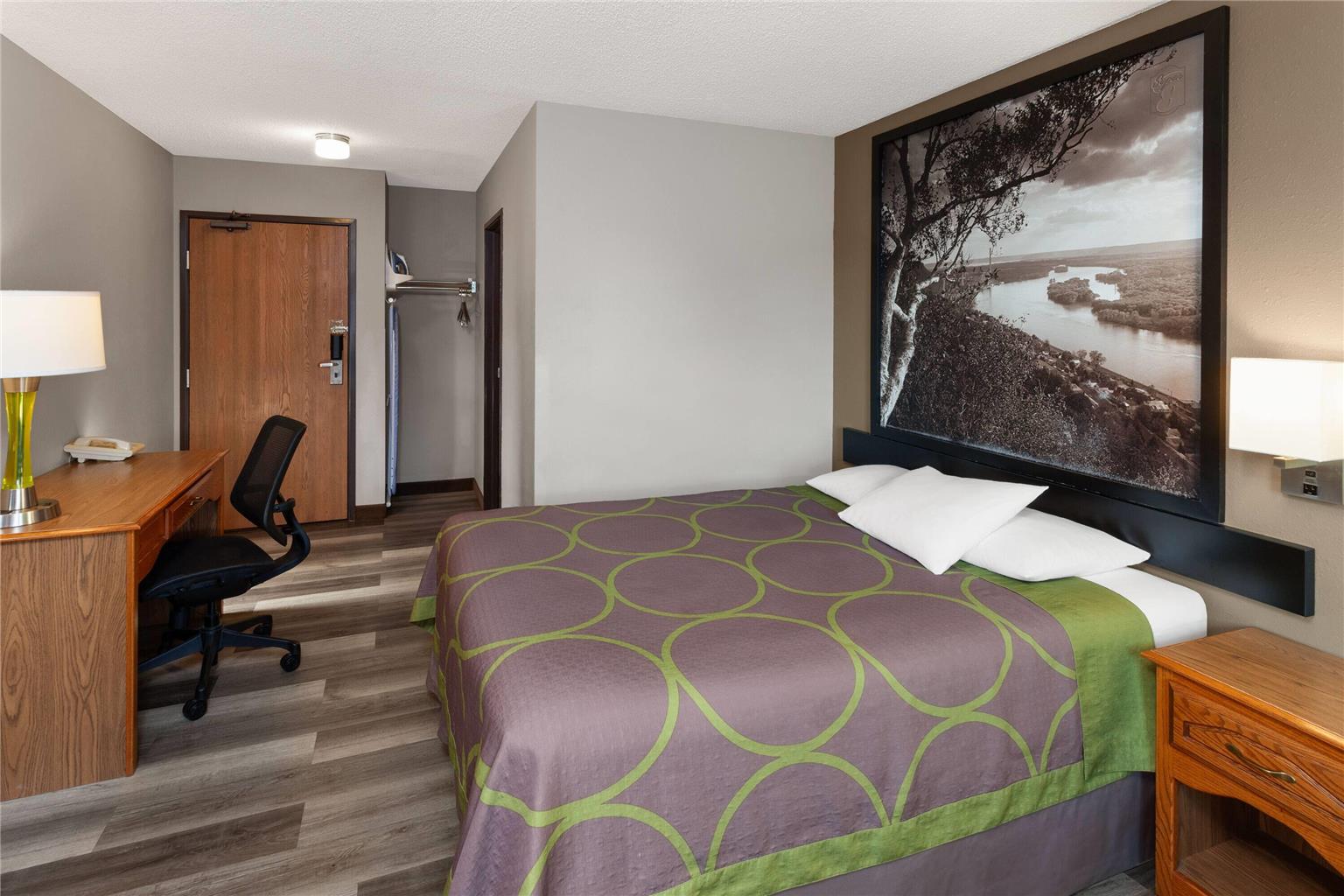 Super 8 by Wyndham Green Bay Near Stadium - photo 14