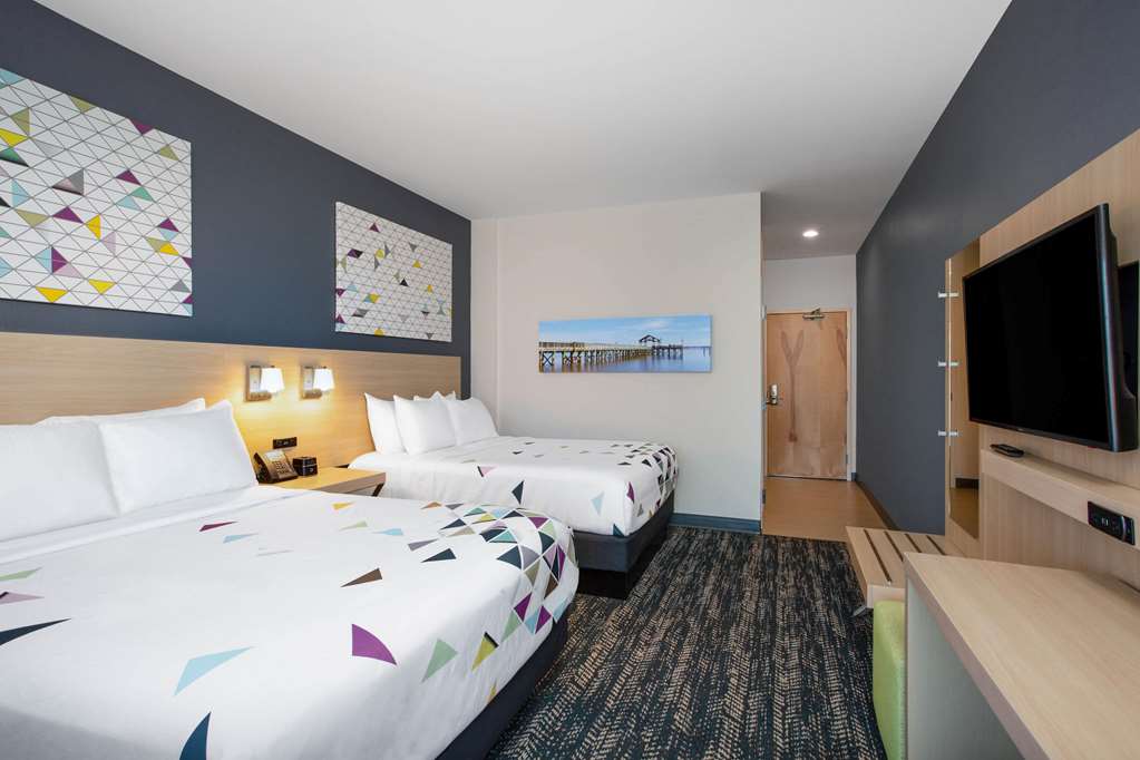 La Quinta Inn & Suites by Wyndham Manassas Va Dulles Airport - photo 11