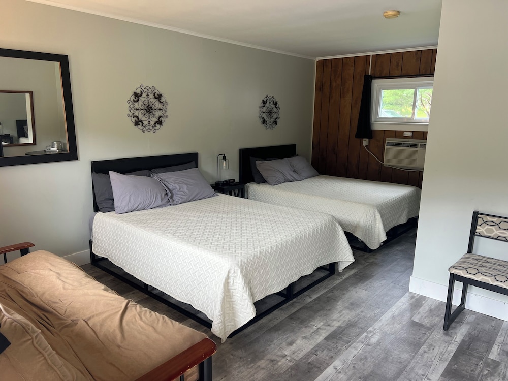 Colton Point Motel - photo 12