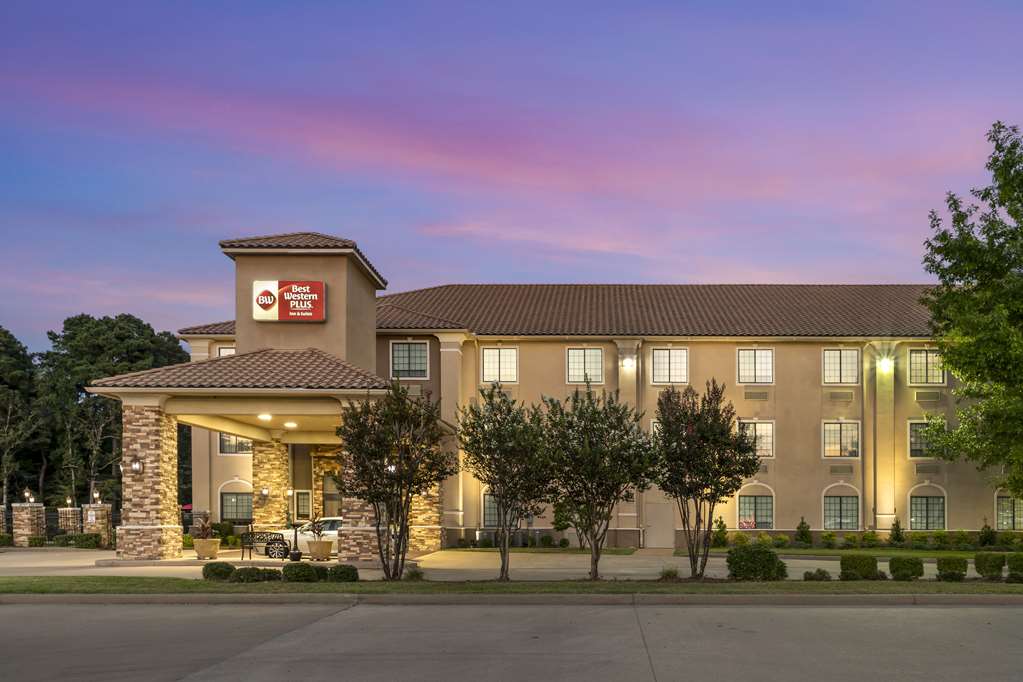 Best Western Plus Crown Colony Inn & Suites - photo 4