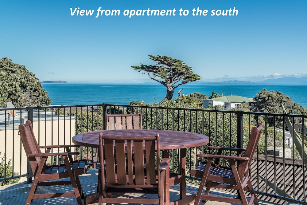 D&J's Secret Hideaway — hotel in Paraparaumu