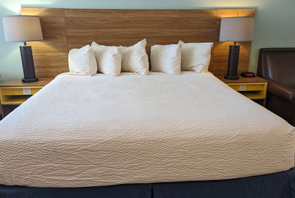 Days Inn by Wyndham Lake Havasu - photo 10