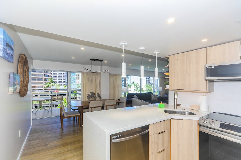 Fully Furnished Ilikai Tower 525 Condo With Free Wifi Near Best Waikiki Beaches by RedAwning - photo 10