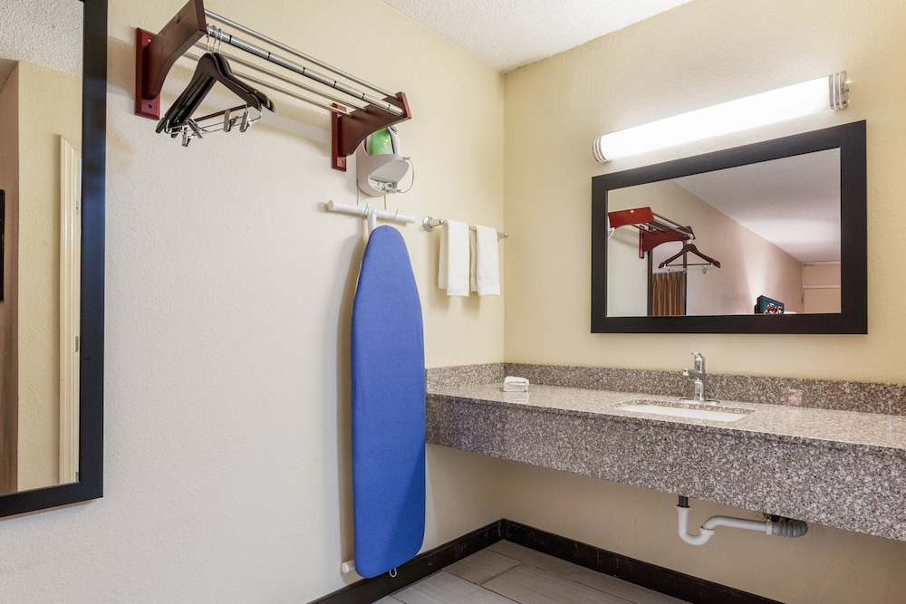 Red Roof Inn Cincinnati Airport Florence Erlanger - photo 19