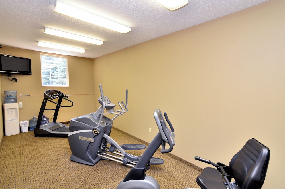 Cobblestone Inn & Suites Denison Majestic Hills - photo 55