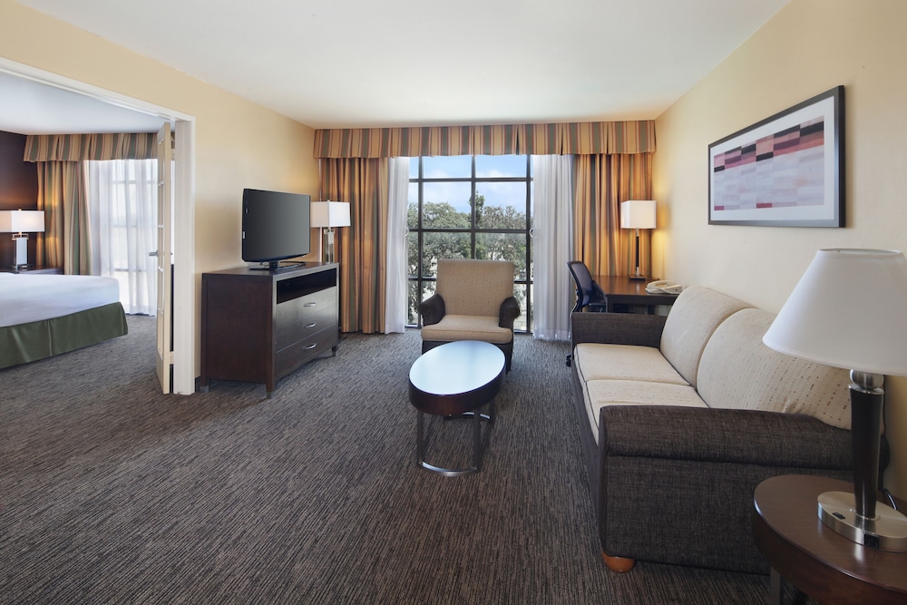 Holiday Inn Hotel & Suites Anaheim by IHG - photo 7