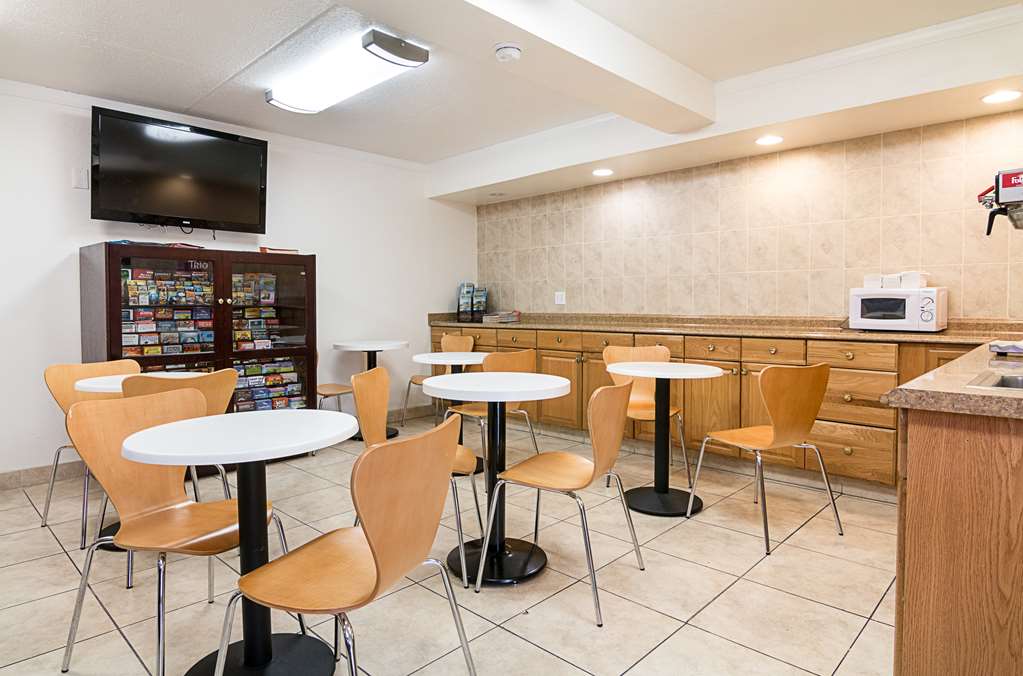 Motel 6 Tampa FL Fairgrounds - photo 20