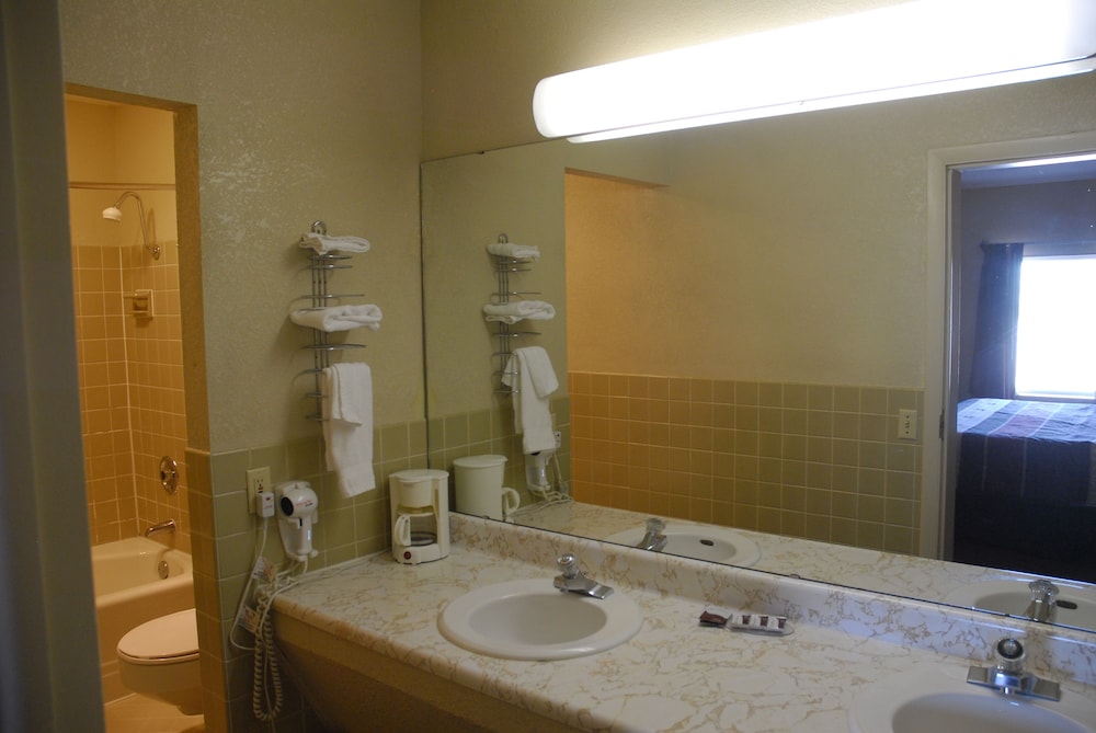 America's Best Inns & Suites - photo 21
