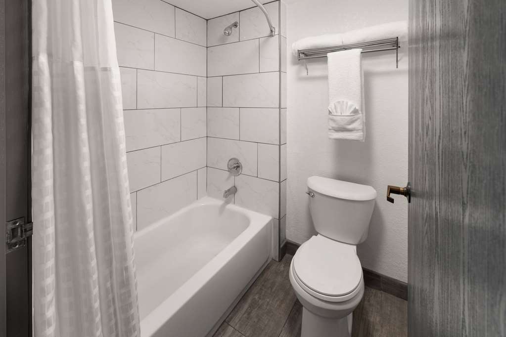 SYLO Hotel Denver Airport a Ramada by Wyndham - photo 23