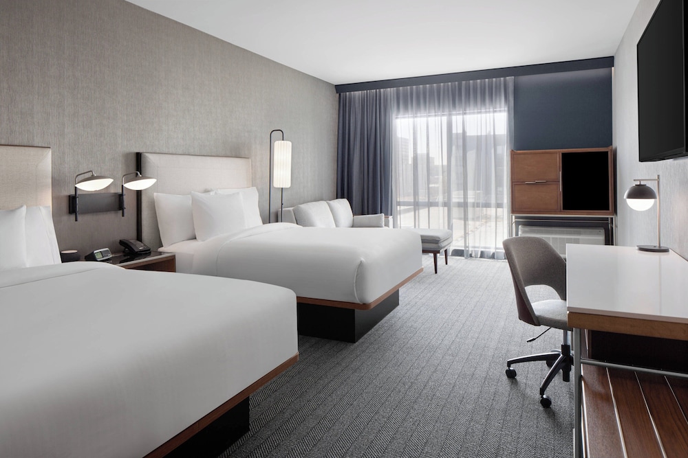 Courtyard by Marriott Lansing Downtown - photo 11