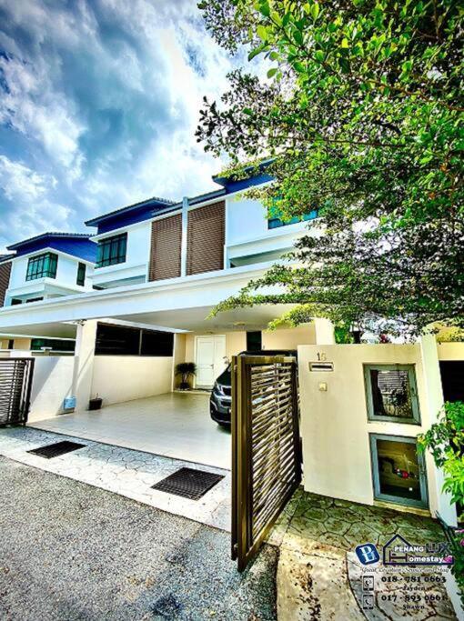 Batu Ferringhi Luxurious Modern Designed 5BR House — 4-Star Luxury Hotel in Batu Feringgi, Malaysia
