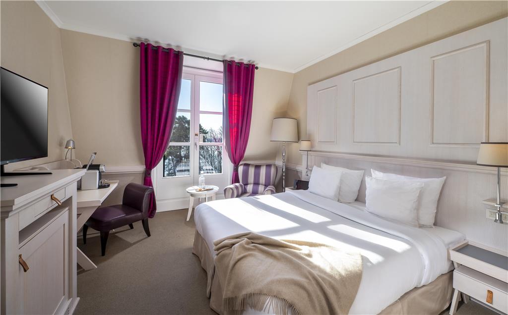 Superior Room Lake Side