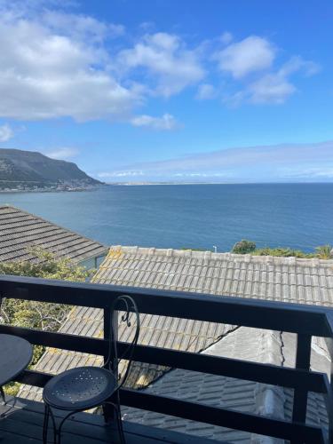 Between Mountain and Sea
