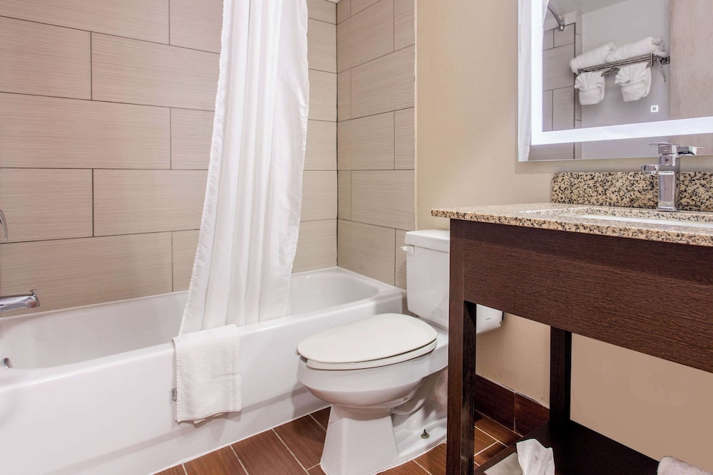 Quality Inn & Suites Myrtle Beach near Outlets - photo 16