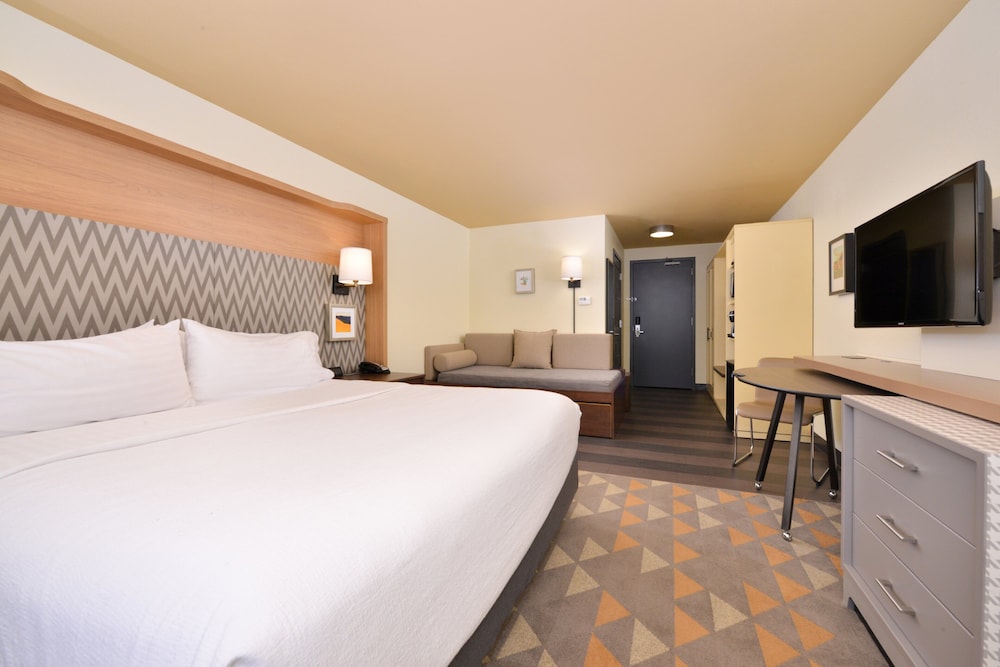 Holiday Inn Kansas City Airport by IHG - photo 21
