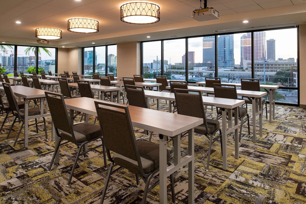 Home2 Suites by Hilton Tampa Downtown Channel District - photo 70