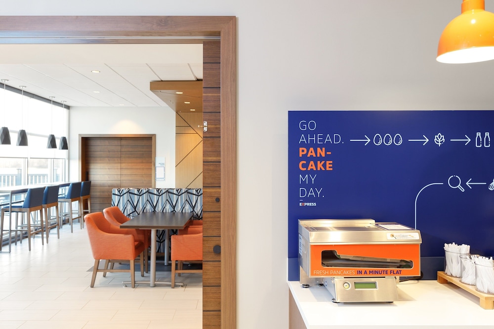 Holiday Inn Express South Haven by IHG - photo 32
