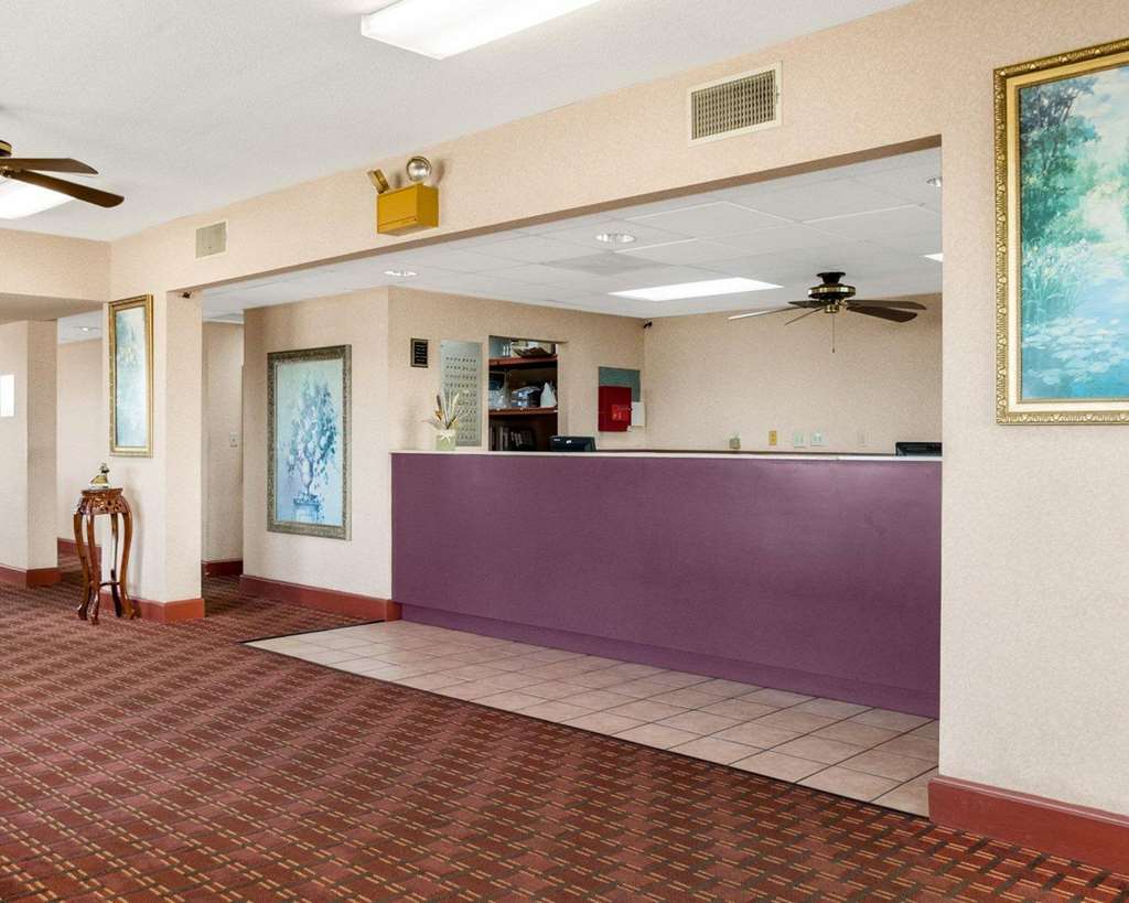 Econo Lodge Greenville MS - photo 4
