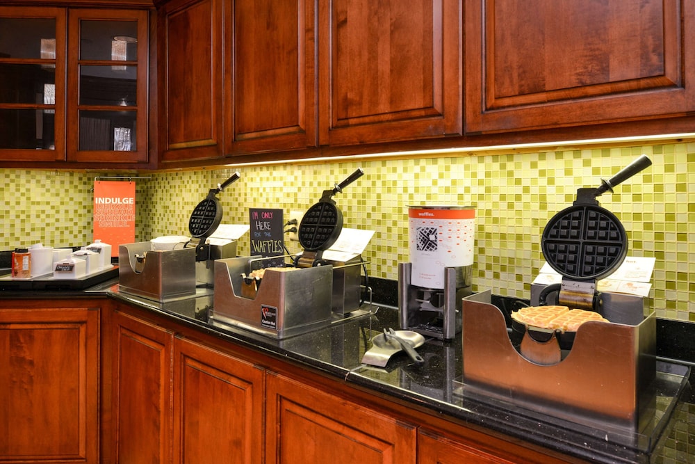 Hampton Inn & Suites Fredericksburg South - photo 42