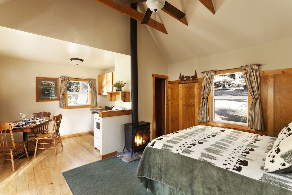Tamarack Lodge and Resort - photo 9