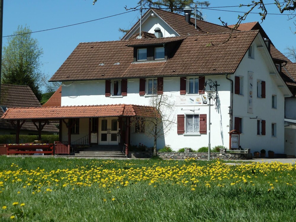 Gasthof zum Hirsch — hotel in Neukirch