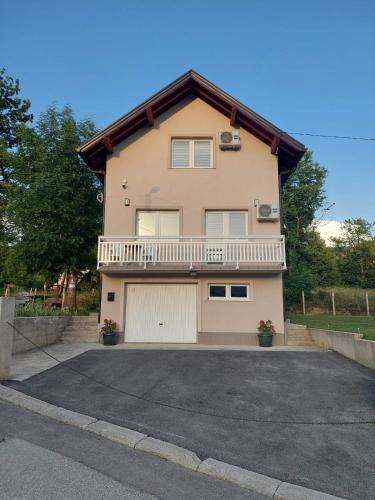 Villa Green Oasis With Pool — 4-Star Luxury Hotel in Sarajevo, Bosnia and Herzegovina
