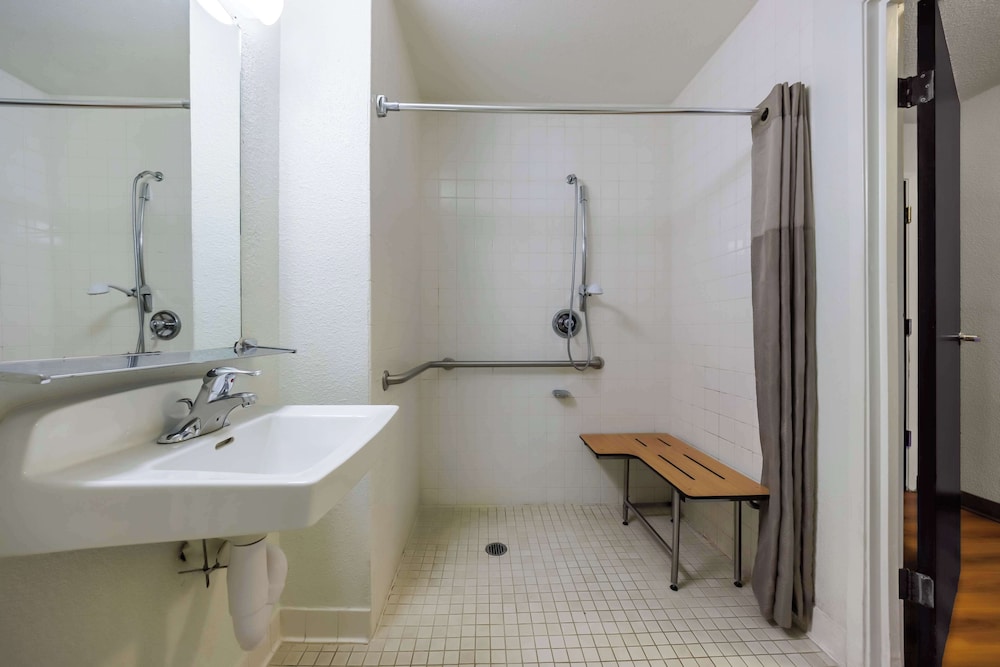 Studio 6 Seattle WA Sea Tac Airport South - photo 8