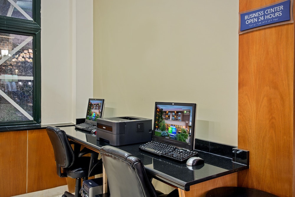 Holiday Inn Express Rolling Meadows Schaumburg Area by IHG - photo 19