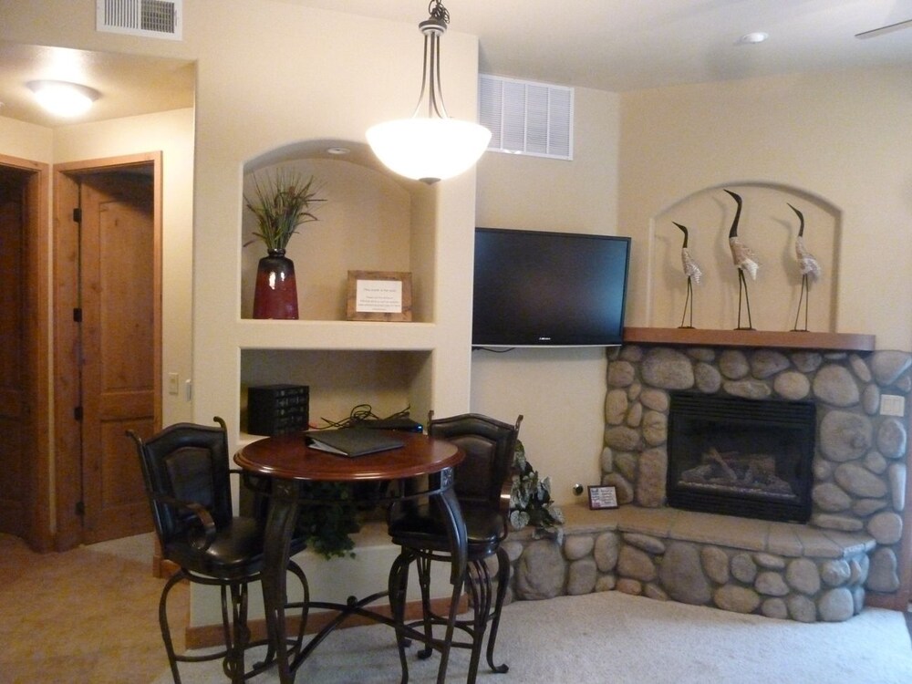 Ruidoso River Resort & Inn - photo 9