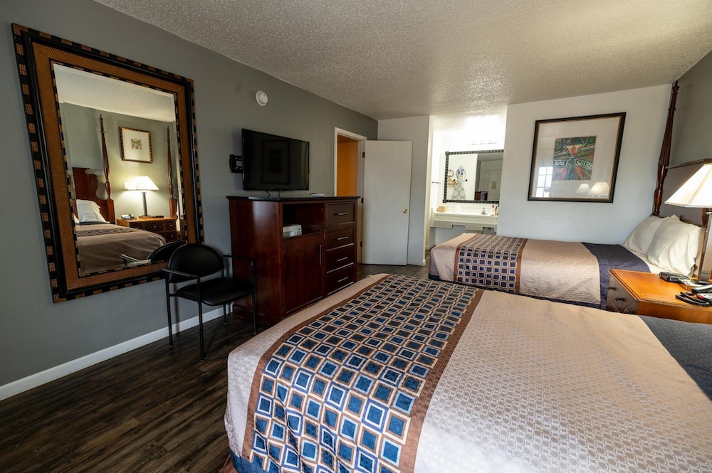 American Inn & Suites Russellville - photo 27