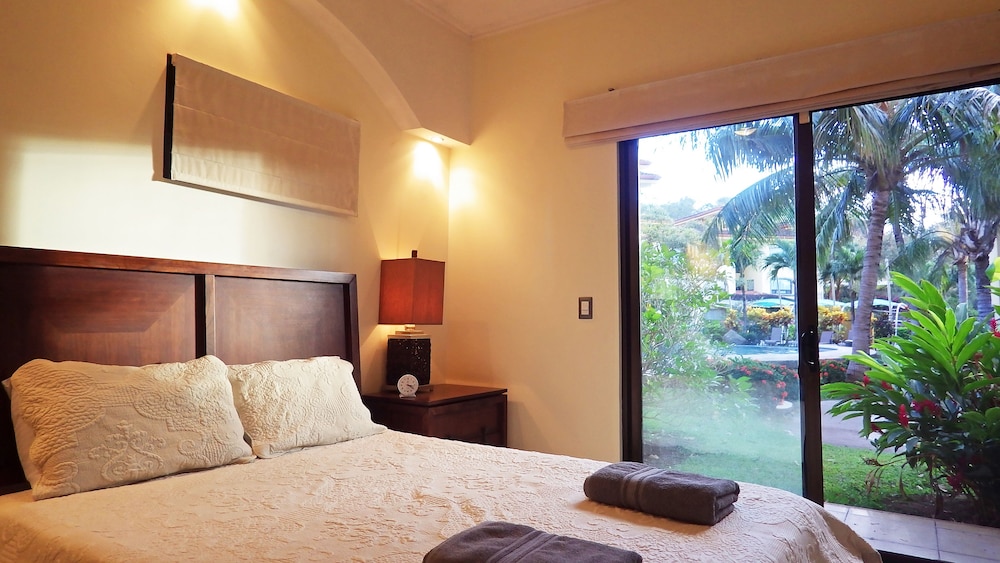 The Oaks Tamarindo Pool Front Condominiums fast wifi — Belen — photo 4