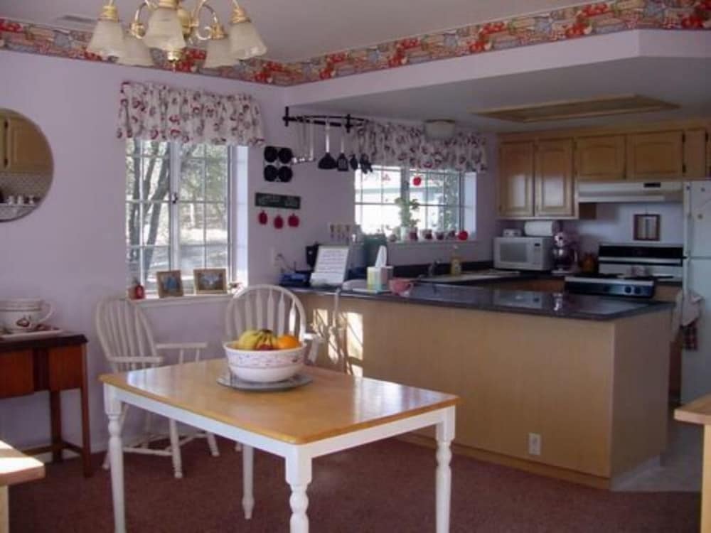 Apple Blossom Inn - photo 47