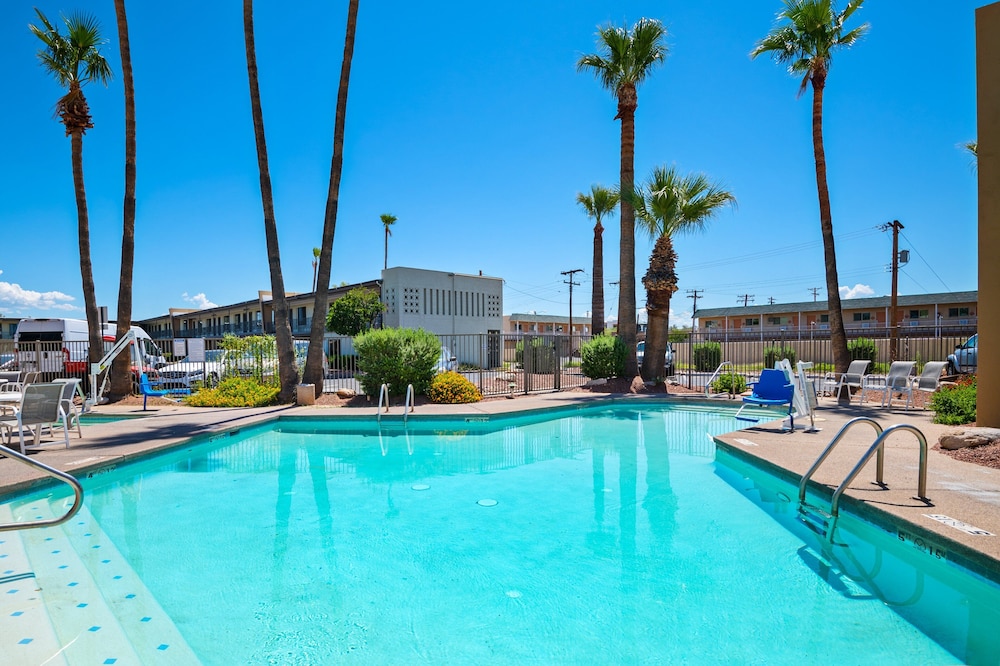 Red Roof Inn Tucson Downtown University - photo 14