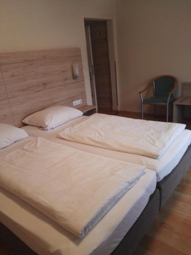 Hotel Gasthof Momm — hotel in Holzkirchen