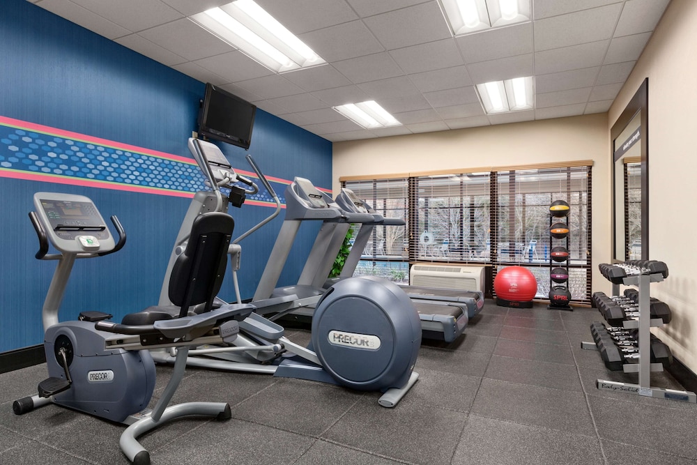 Hampton Inn Warrenton - photo 36