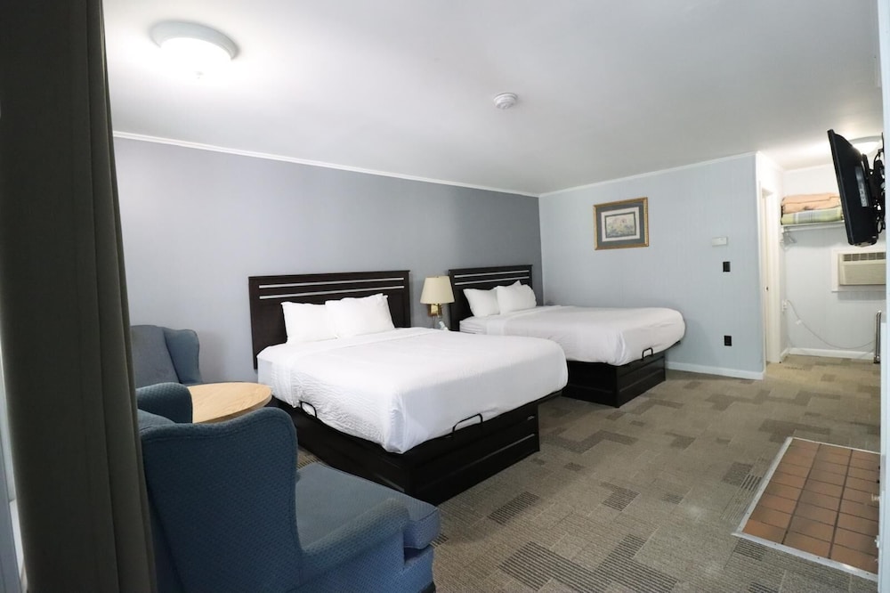 Travelodge by Wyndham Lincoln Near White Mountain - photo 8