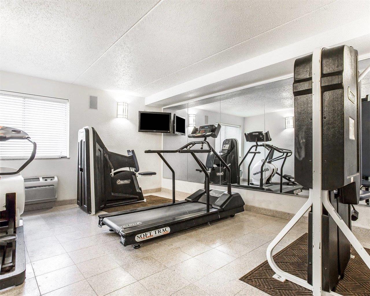 Quality Inn & Suites Coliseum - photo 27